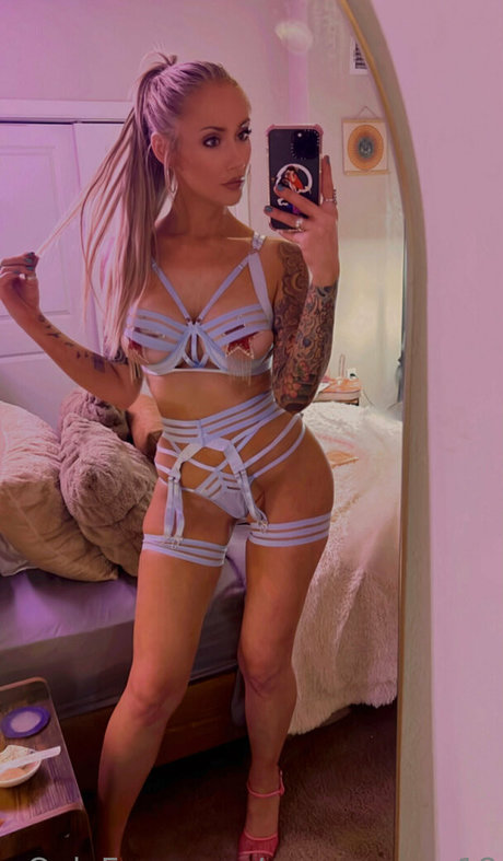 vanessavon18 only fans leaks