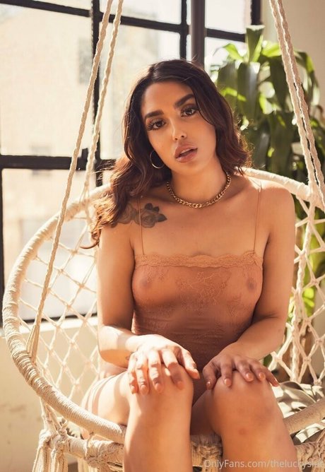 theluckyslut only fans pic