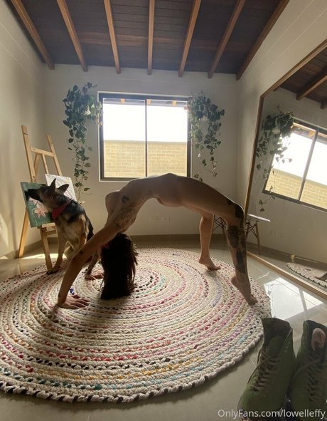 bent over pussy onlyfans art naked capture