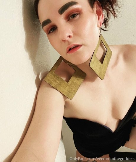 eeemmmthegoddess porn onlyfans leak