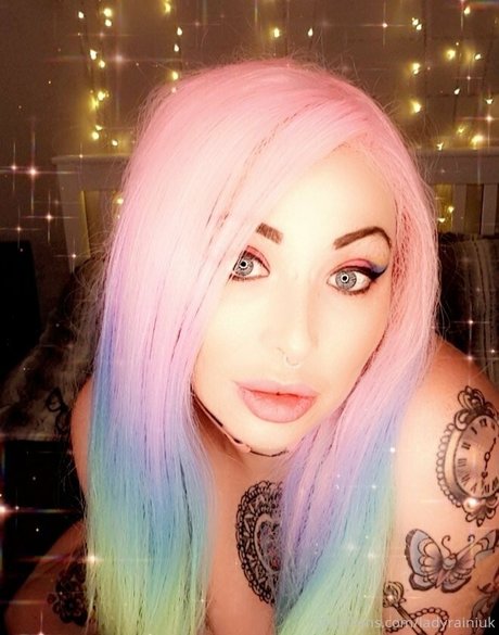 queenrainifree only fans pic