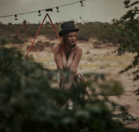 Carrie Keagan onlyfans nude leak