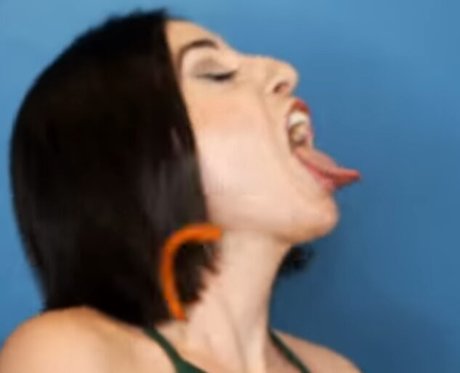 Rebecca Ford onlyfans leaked.