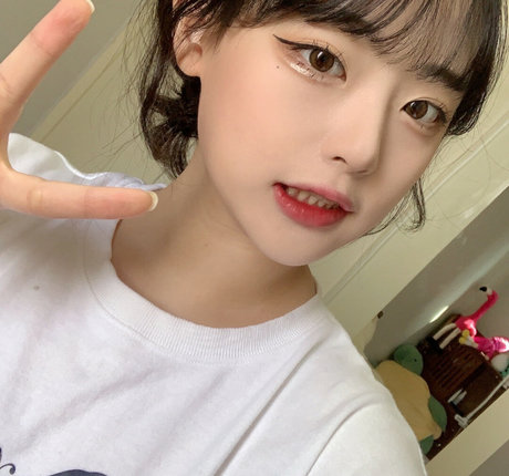 hinachan01 onlyfans desnuda