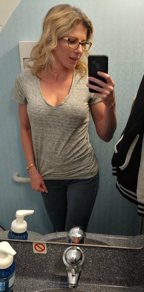 milf pantyhose onlyfans naked image