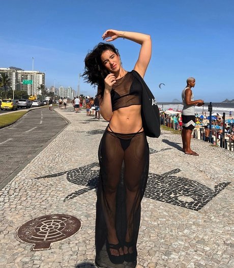 Iara Guimaraes Profile pic