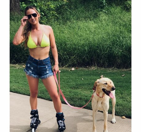 Taylor Altom only fans pics