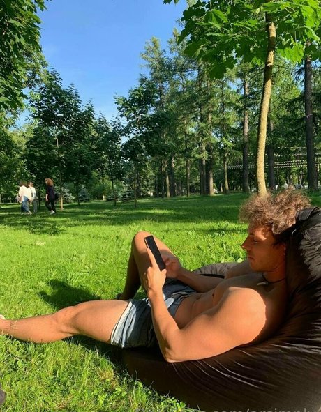 arsimply onlyfans picture