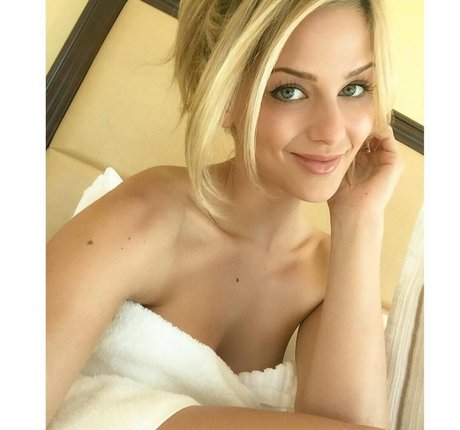 Audrey Aleen Allen onlyfans boobs