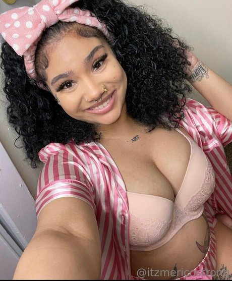 itzmericostrong onlyfans images