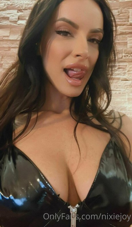 nixiejoy onlyfans