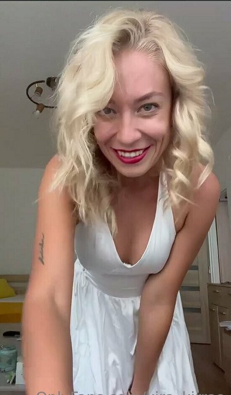 kira kirraa only fans naked