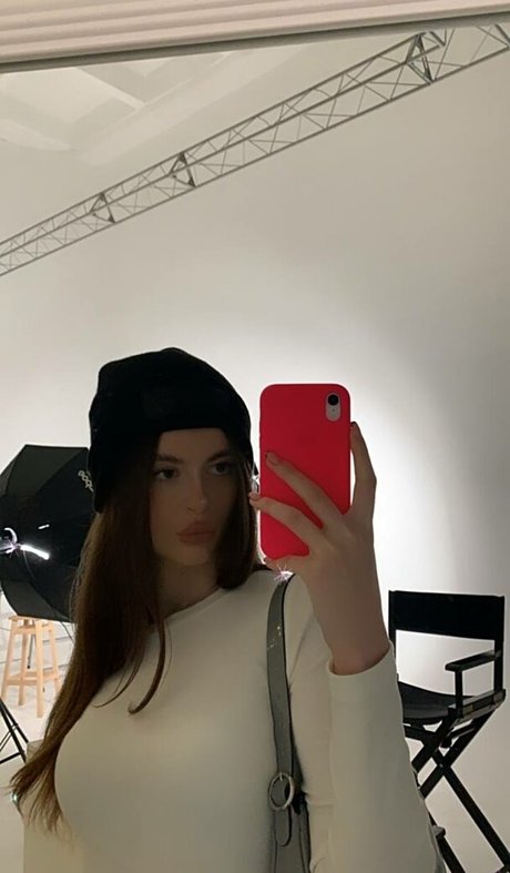 kira kirraa onlyfans nude pictures