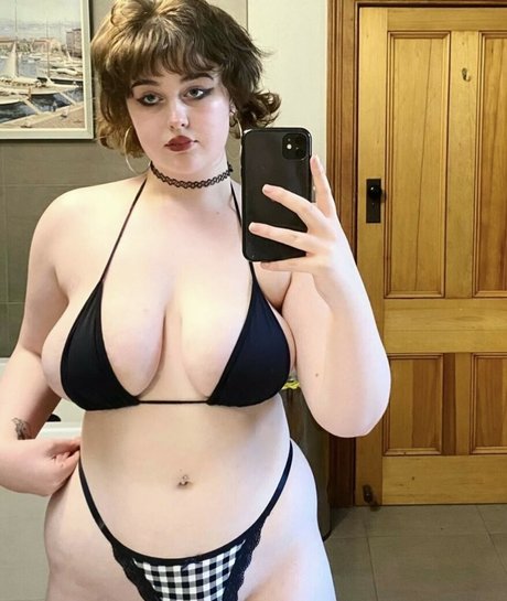 milabloomoo only fans pics