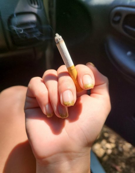 smokingprincessof onlyfans strip tease