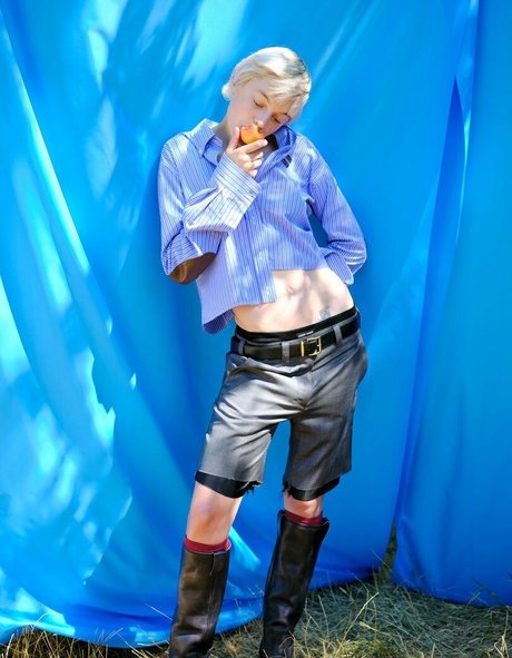 Emma Corrin new onlyfans leaks