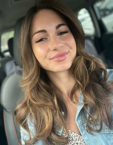 Lucy Cloud only fans content