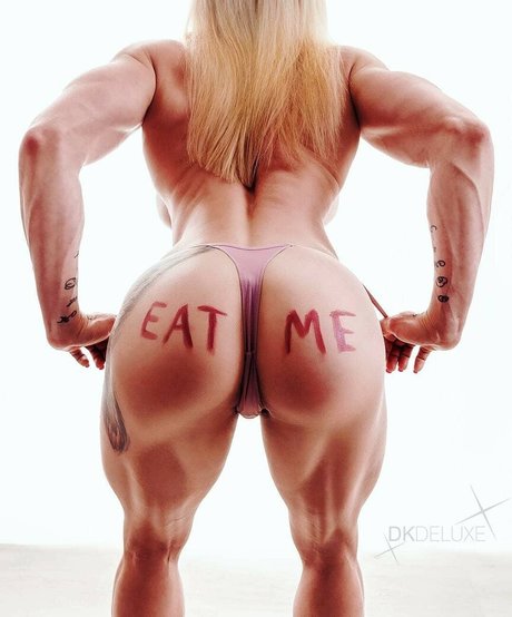 Marina Putziger onlyfans striptease