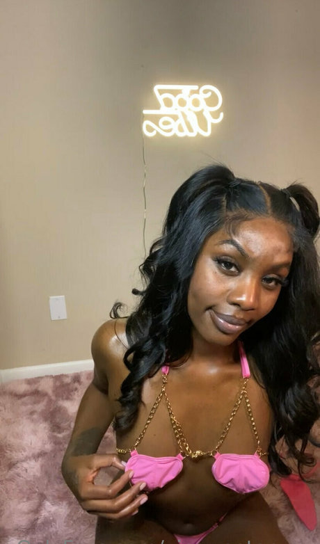 vipsweetonyxx onlyfans free content