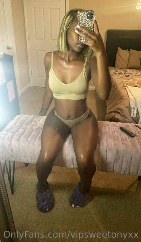 vipsweetonyxx nudes onlyfans leak