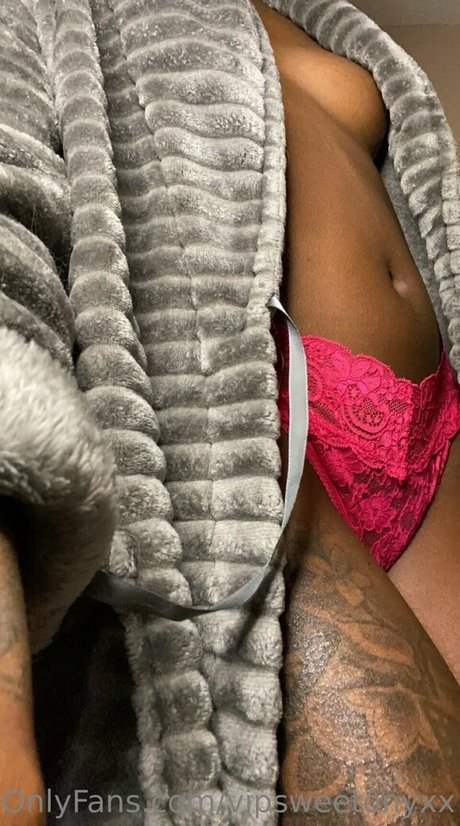 vipsweetonyxx nudes leaked onlyfans
