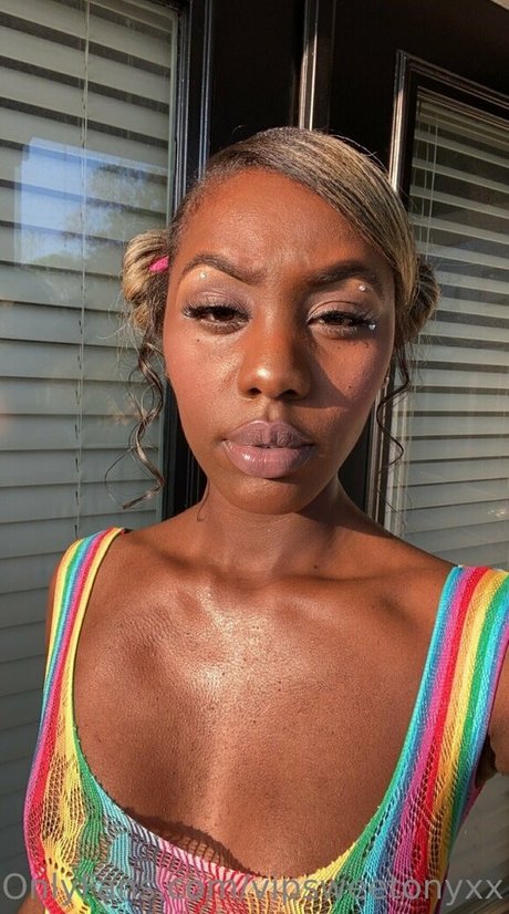 vipsweetonyxx onlyfans leaks