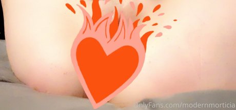 modernmorticia nude onlyfans