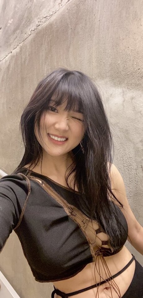 Aria Saki onlyfans nudes