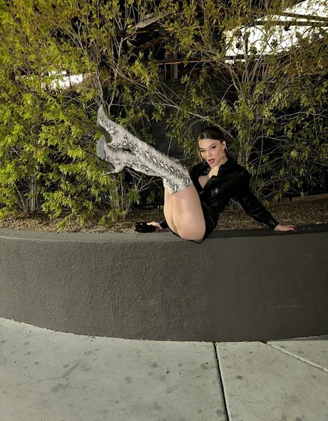 gardenofemmarose onlyfans boobs