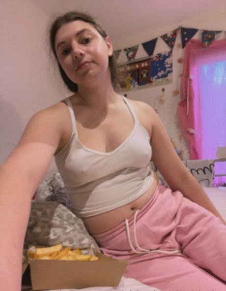 chippiechipsbimbo onlyfans leaks.