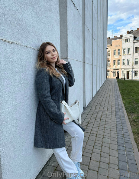 lucky ashley onlyfans leaked tits