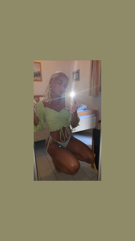 Sascha Petersen feet onlyfans