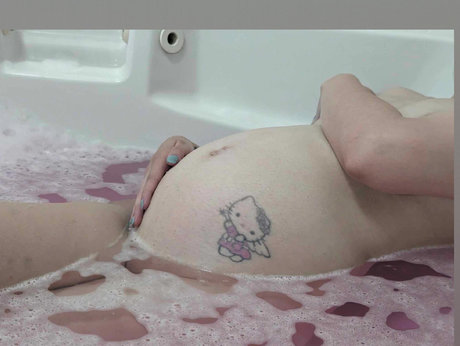 Lou Modeling onlyfans archive