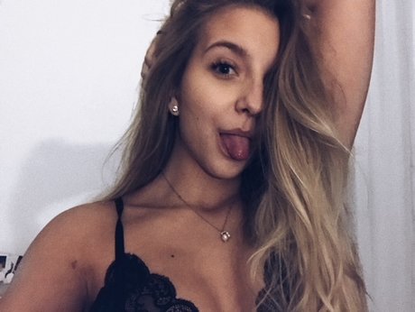 Sarah Nehy onlyfans nude pictures