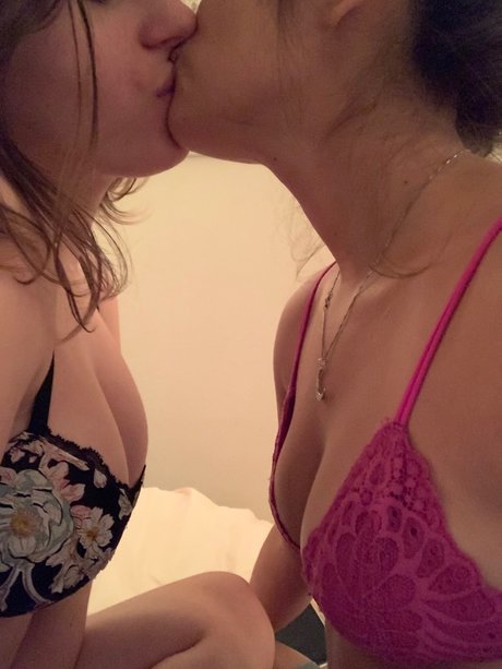Yessica and Sara new onlyfans leak