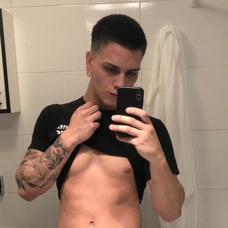 Santi Becker naked onlyfans
