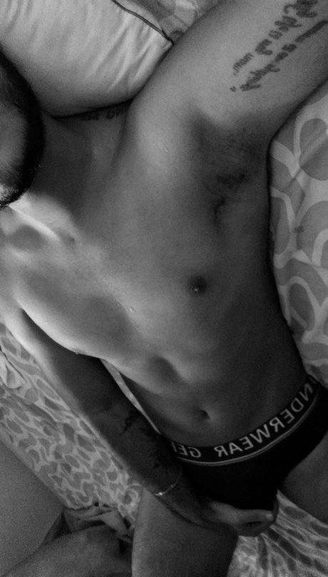 Santiago Ram n Chaux onlyfans leaks