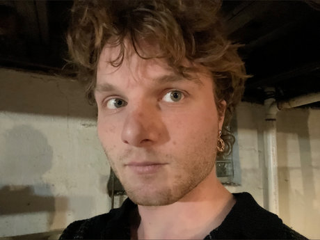 Grey Sweatpants Boy onlyfans strip