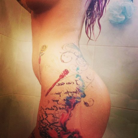 Sasha Slay onlyfans strip tease