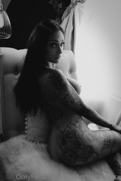 Scarlet Summer onlyfans nude tits