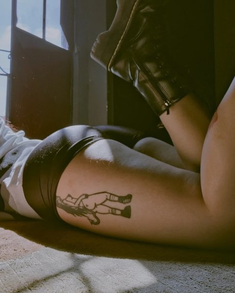 SATURNPUZZY strip onlyfans