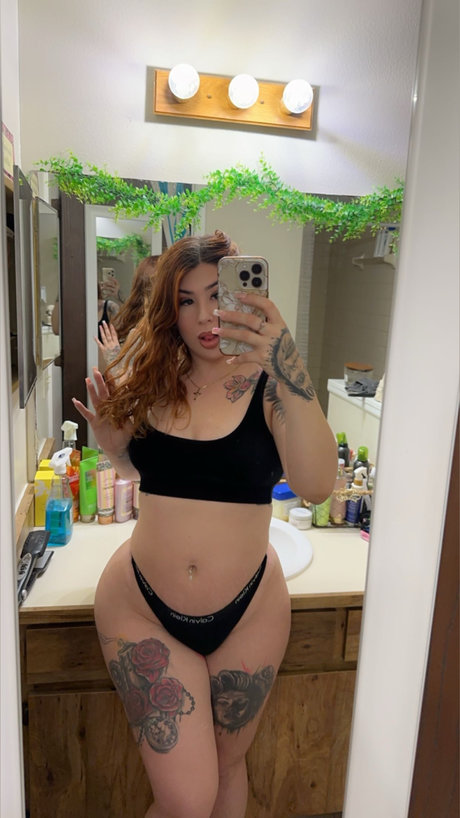 Karmella_ leaked onlyfans pictures