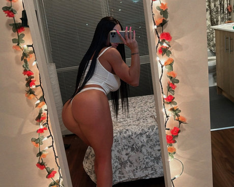 Crystal Rae onlyfans leaked pictures