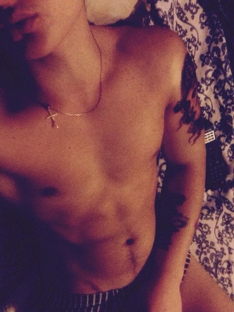 _Andrew Donuts_ onlyfans strip