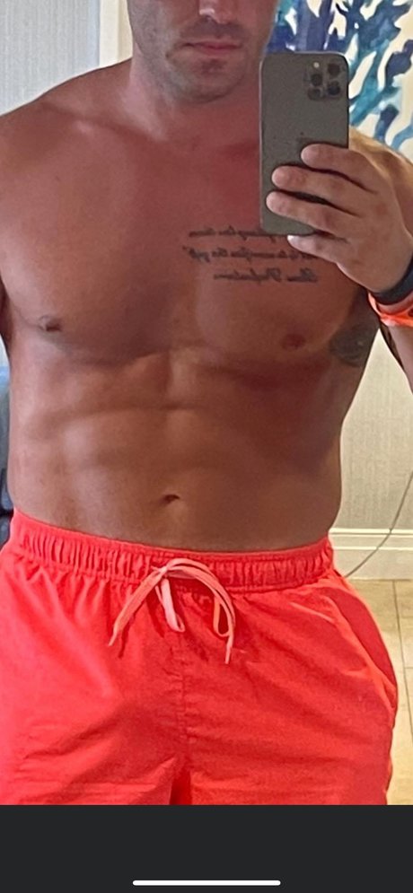 The Naked Preacher onlyfans leajs