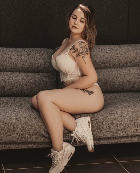 Laura Vanderbooben naked onlyfans leak