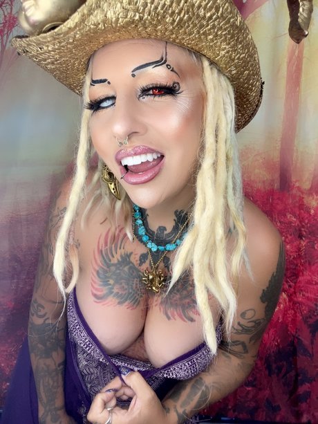 XZanthia amp amp FRIENDS onlyfans desnuda