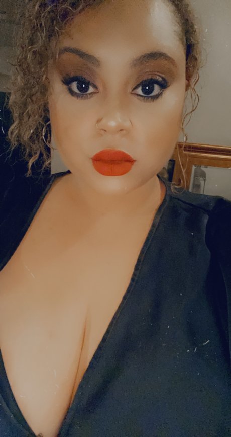 Yella Bunny onlyfans leaks