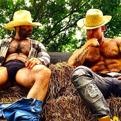 thejockandbear only fans content