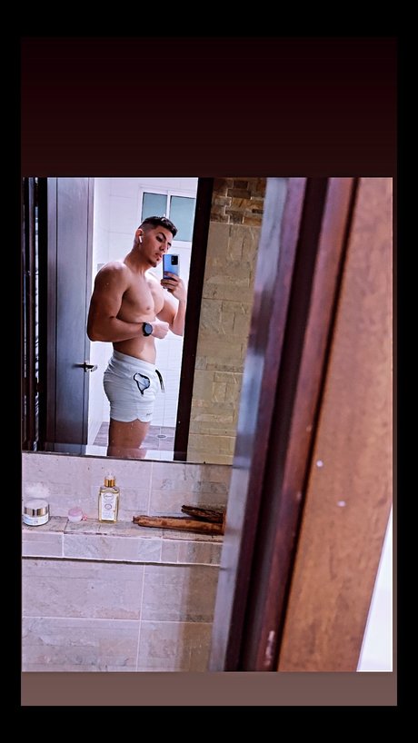 Elias nude onlyfans pics